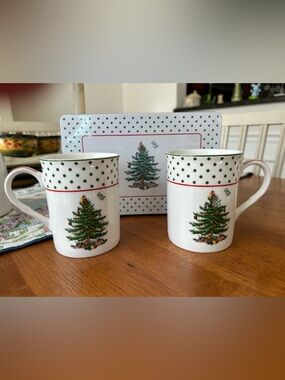 Spode Christmas Tree Green Polka Dot Holiday Mugs - Set of 2 w/coasters & tin